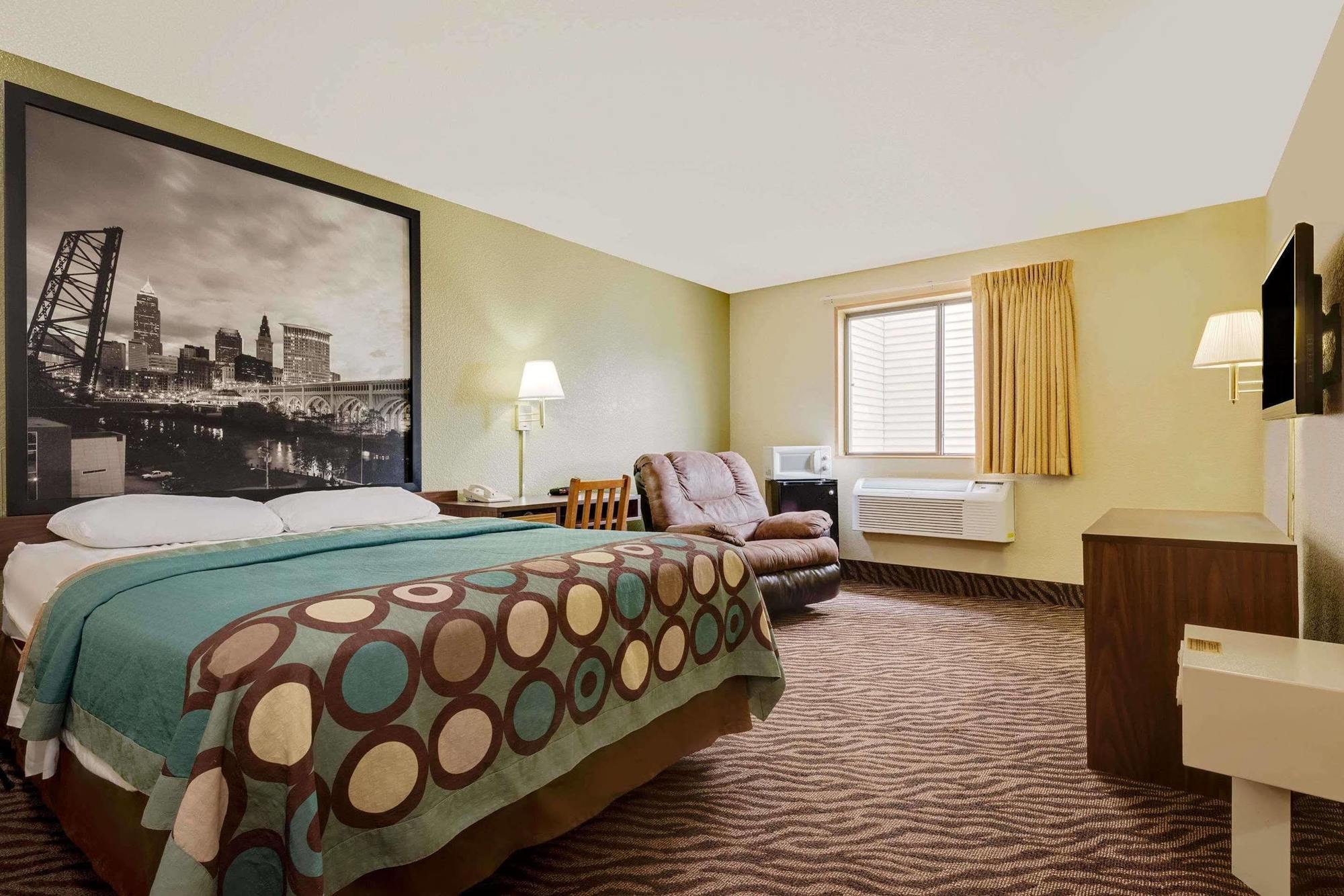 Super 8 By Wyndham Mentor/Cleveland Area Hotel Exterior photo
